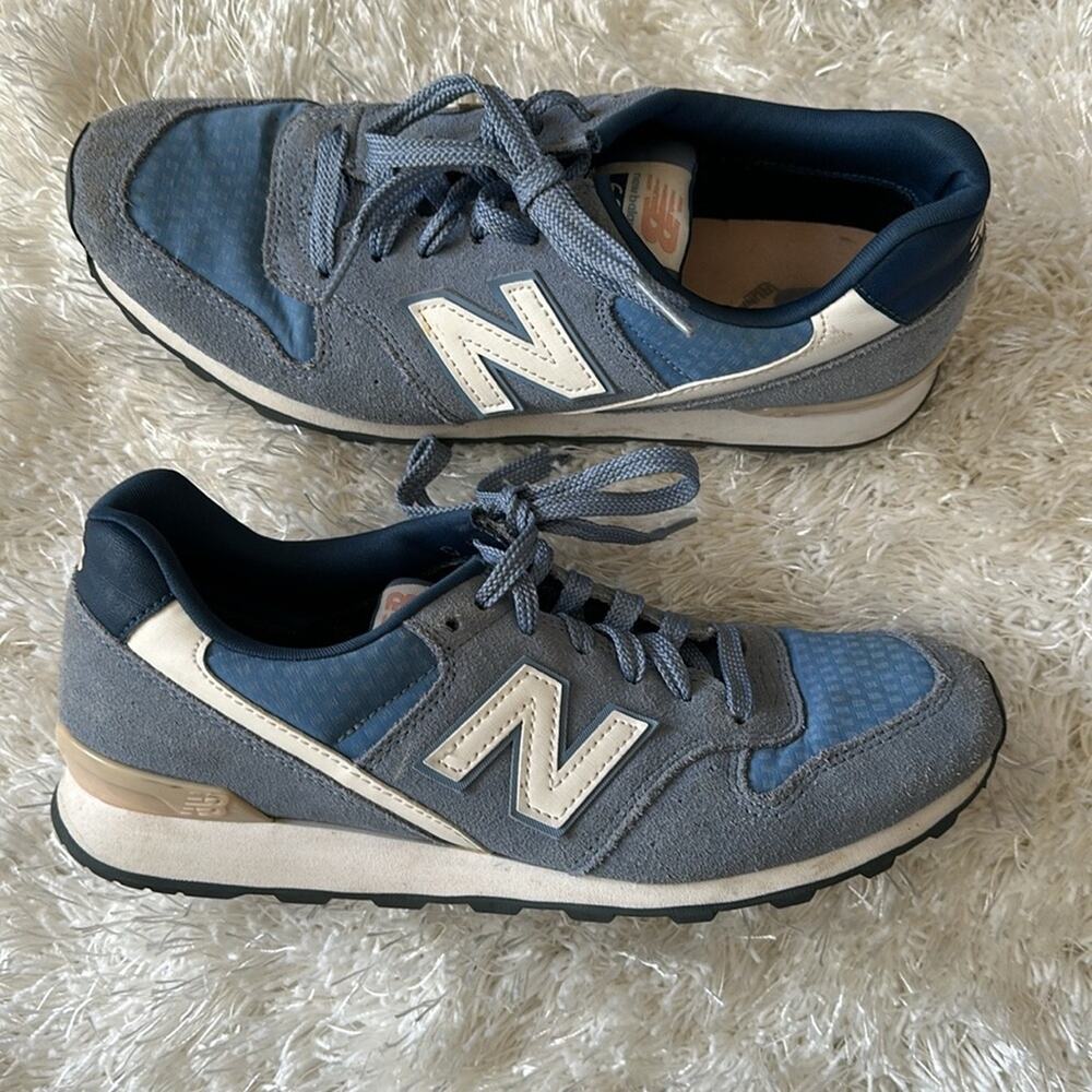 New Balance old school 696 suede sneakers tennis shoes 8.5 8 1/2 blue pink